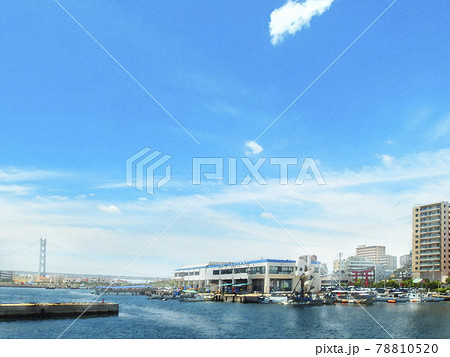 漁港の風景 青空とポカラ雲 78810520