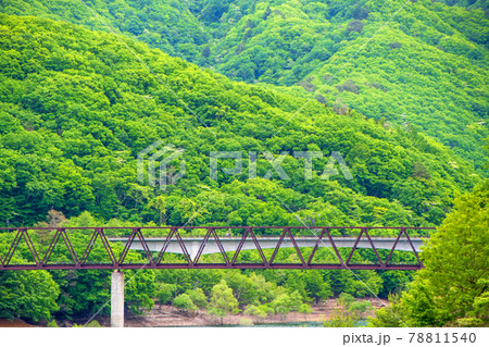 五十里湖　湯西川温泉駅周辺の景色　会津鬼怒川線橋梁　　日光市　　　　　 78811540
