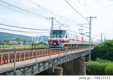 出雲市へと向かうパノラマグリーン車の特急やくも号(矢部川B橋梁にて)4 岡山県岡山市北区 出雲市へと向かうパノラマグリーン車の特急やくも号(矢部川B橋梁にて)4 岡山県岡山市北区 78813113