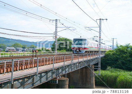 出雲市へと向かうパノラマグリーン車の特急やくも号(矢部川B橋梁にて)2 岡山県岡山市北区 出雲市へと向かうパノラマグリーン車の特急やくも号(矢部川B橋梁にて)2 岡山県岡山市北区 78813116