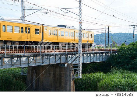山陽本線足守川鉄橋を走る黄色い国鉄115系岡山駅行き普通電車1 岡山県岡山市北区 山陽本線足守川鉄橋を走る黄色い国鉄115系岡山駅行き普通電車1 岡山県岡山市北区 78814038