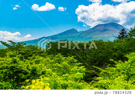 長野県・群馬県　旧碓氷峠見晴台から見る浅間山 78814326