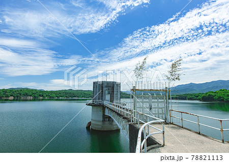 日本一のため池　満濃池　空海ゆかりの命の水 78821113