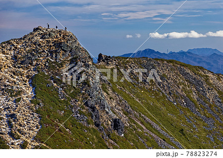 八ヶ岳連峰・西天狗岳から見る東天狗山頂と御座山・両神山 八ヶ岳連峰・西天狗岳から見る東天狗山頂と御座山・両神山 78823274