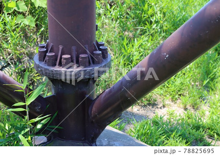 鉄塔の基礎部分 鉄塔の基礎部分 78825695