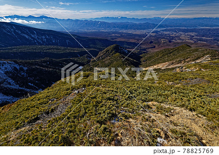 八ヶ岳連峰・西天狗岳から見る南アルプスと中央アルプス・御嶽 78825769