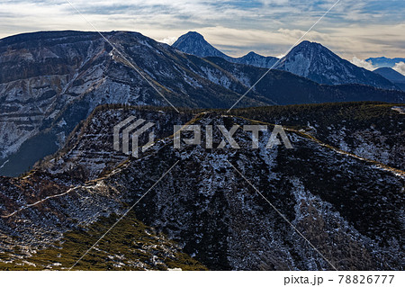 東天狗岳から見る初冬の八ヶ岳主峰群 東天狗岳から見る初冬の八ヶ岳主峰群 78826777