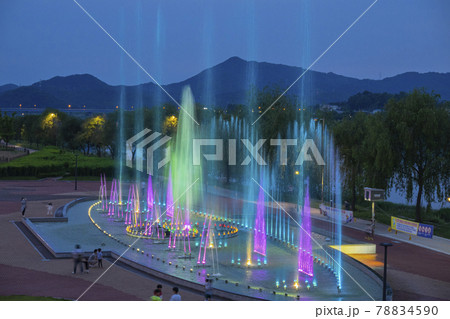 レーザー 噴水 公園 78834590