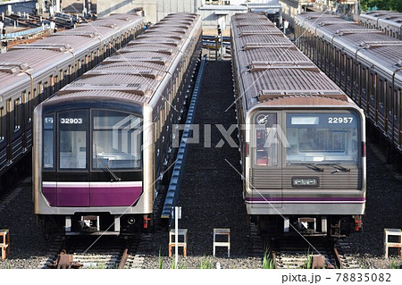 車両基地に停車中の大阪メトロ谷町線30000系と22系 車両基地に停車中の大阪メトロ谷町線30000系と22系 78835082