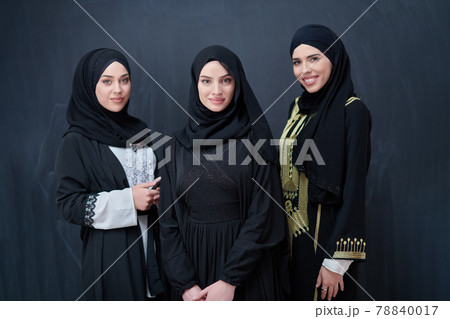 Portrait of Arab women wearing traditional clothes or abaya 78840017