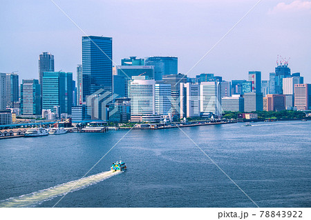 日本の東京都市景観　汐留などのビル群を望む 78843922
