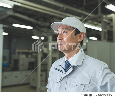 生産/工場で作業する技術者 78845445