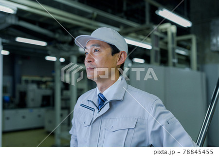 生産/工場で作業する技術者 78845455