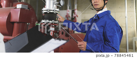 生産/工場で作業する技術者 78845461
