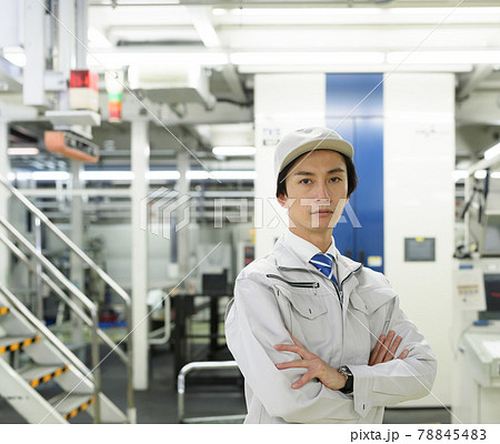 生産/工場で作業する技術者 生産/工場で作業する技術者 78845483