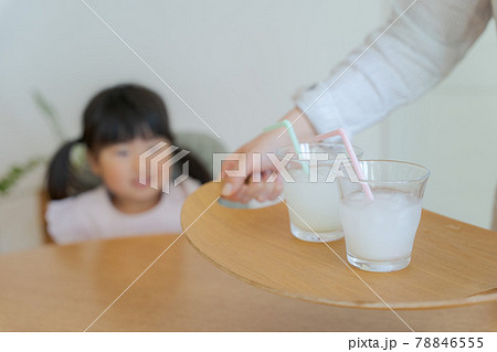 夏　ドリンク　カルピス 78846555