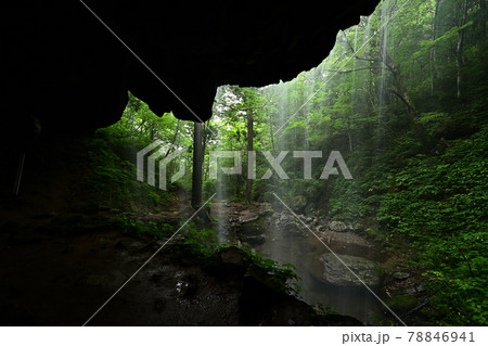 岩井滝より 78846941