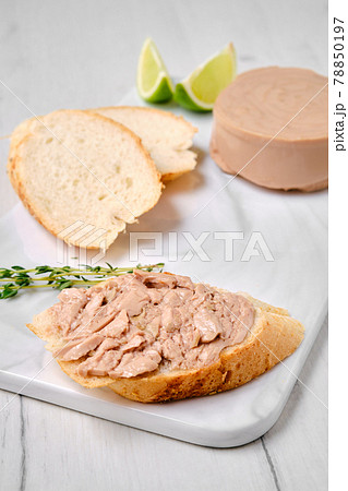 Cod liver on toast 78850197