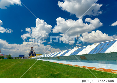 A conveyor with a length of several kilometers A conveyor with a length of several kilometers 78852806