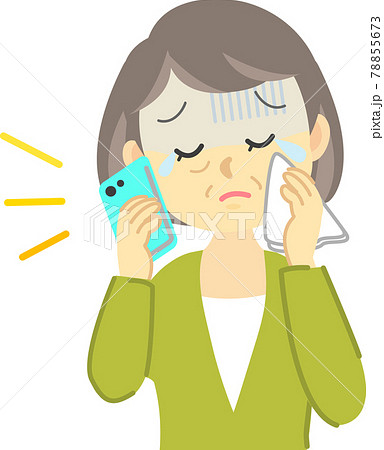 イラスト素材 おばあさんが携帯電話で会話中に悲しい出来事があり涙をハンカチで拭う場面 のイラスト素材