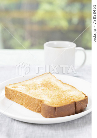 おいしい朝食のトーストとコーヒー おいしい朝食のトーストとコーヒー 78858461