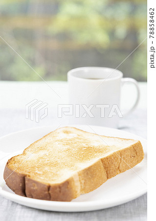 おいしい朝食のトーストとコーヒー おいしい朝食のトーストとコーヒー 78858462