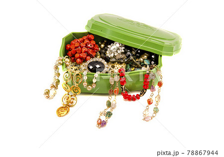retro box with assorted vintage necklaces on white retro box with assorted vintage necklaces on white 78867944