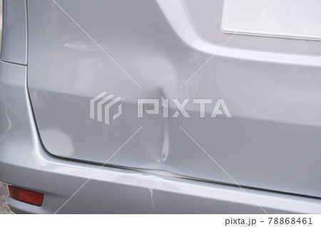 車体の凹み　リアバンパー 78868461