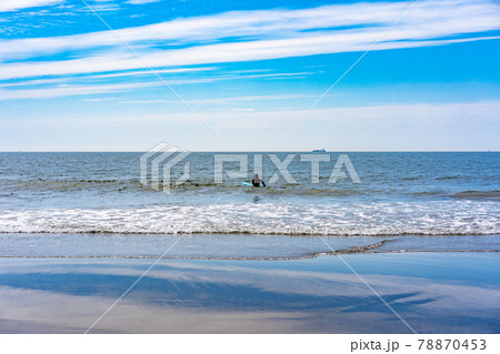 波待ちをするサーファー 波待ちをするサーファー 78870453