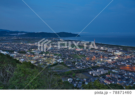 【愛宕山展望台より延岡市内を一望 (夜)】 宮崎県延岡市愛宕山 78871460