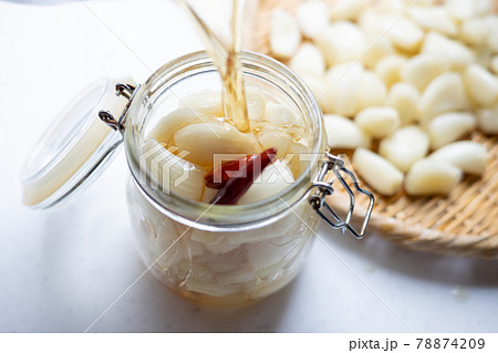 ラッキョウの甘酢漬け作り 78874209