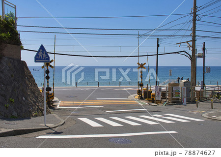 【鎌倉市】江ノ電　鎌倉高校前駅の踏切 78874627