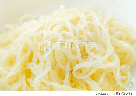 茹でた冷麺の麺 盛岡冷麺 茹でた冷麺の麺 盛岡冷麺 78875048