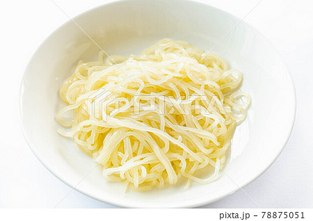 茹でた冷麺の麺　盛岡冷麵 78875051
