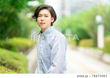 若い男性 78875063