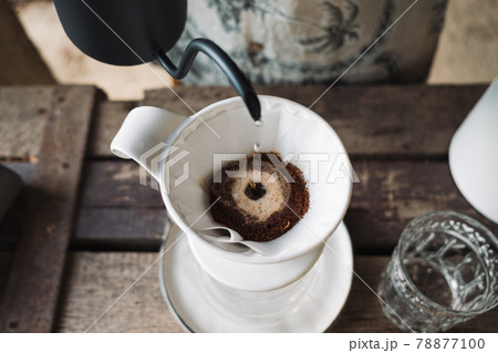 barista dripping coffee and slow coffee bar style 78877100