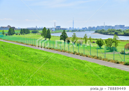 川口パブリックゴルフ場付近より鹿浜橋/荒川方面を望む(埼玉県川口市)【2021.6】 川口パブリックゴルフ場付近より鹿浜橋/荒川方面を望む(埼玉県川口市)【2021.6】 78889449