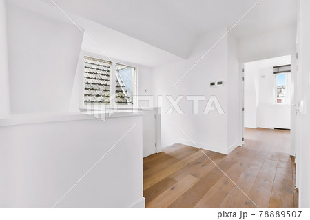 Spacious room design 78889507