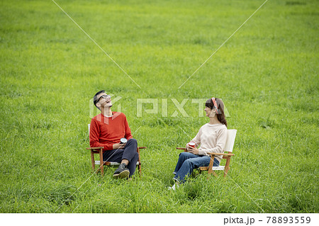 地方移住したカップル 78893559