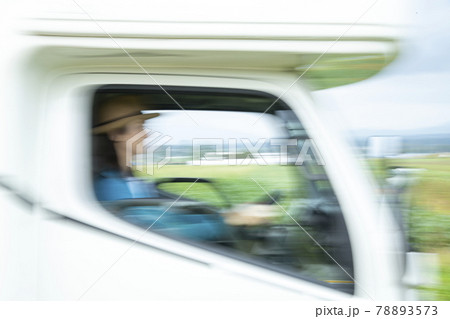 キャンピングカーライフ 78893573