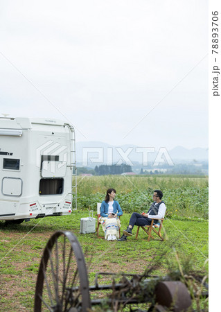 キャンピングカーライフ 78893706