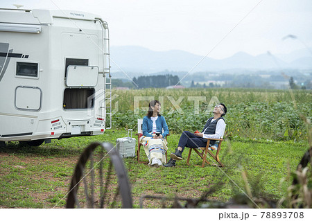 キャンピングカーライフ 78893708