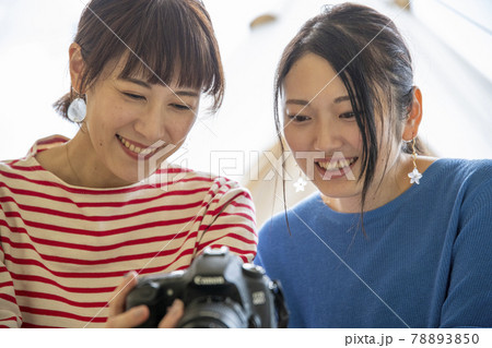 キャンプ場の女性 キャンプ場の女性 78893850