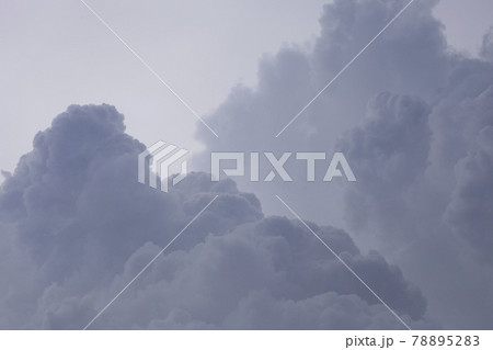 Cloud formation before it starts raining. Cloud formation before it starts raining. 78895283