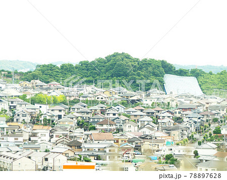 山間の住宅地 78897628
