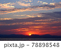 日没前の夕焼け空 78898548