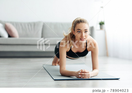 Body care, workout at home alone, new normal, weight loss and active sports Body care, workout at home alone, new normal, weight loss and active sports 78904023