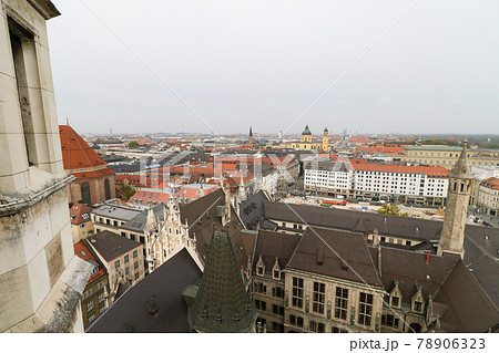 ドイツ バイエルン州 ミュンヘン 新市庁舎からの眺めの写真素材
