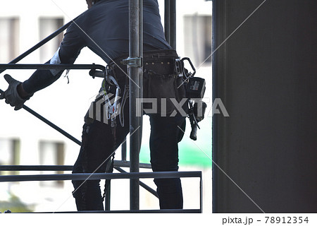 とび職 足場解体の風景 とび職 足場解体の風景 78912354
