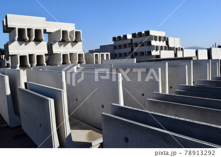 積まれた土木工事用コンクリート製品 78913292